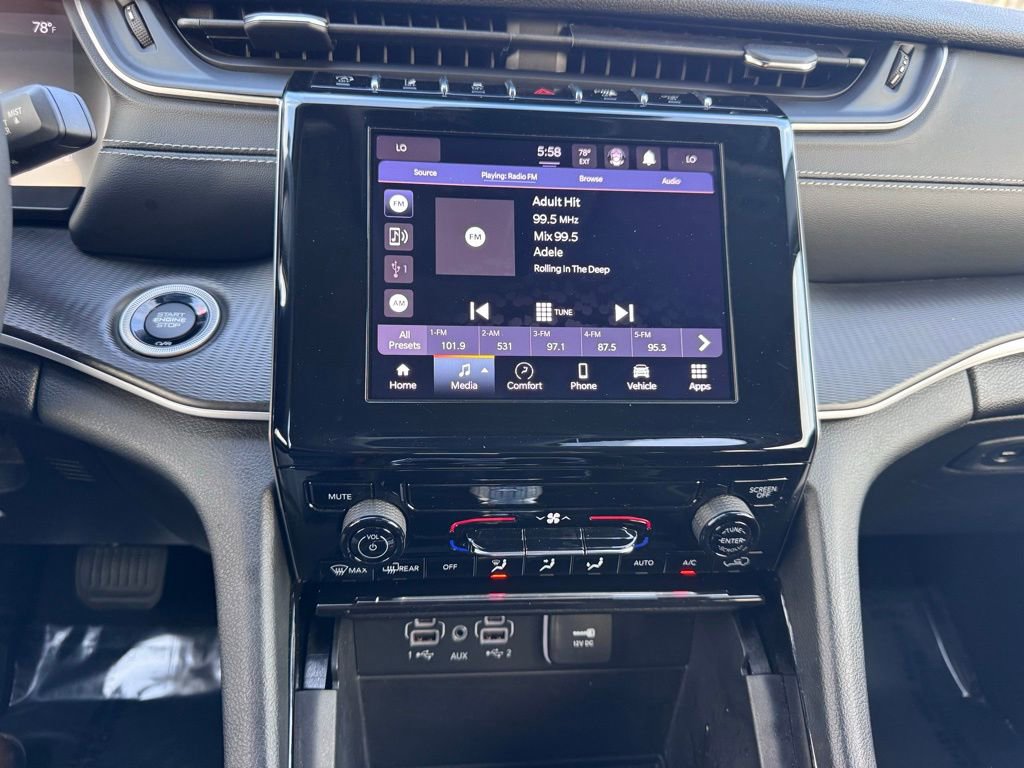 Used 2023 Jeep Grand Cherokee Laredo image 29