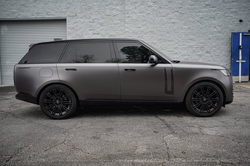 Used 2022 Land Rover Range Rover Long Wheelbase SE image 18