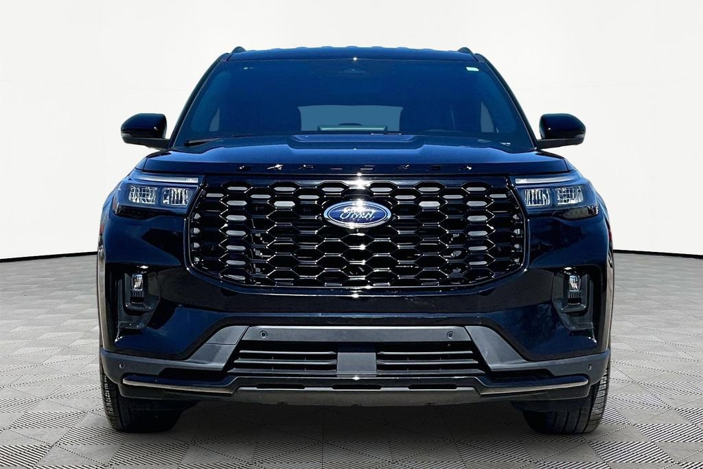 Certified 2025 Ford Explorer ST-Line w/ ST-Line Street Pack image 3