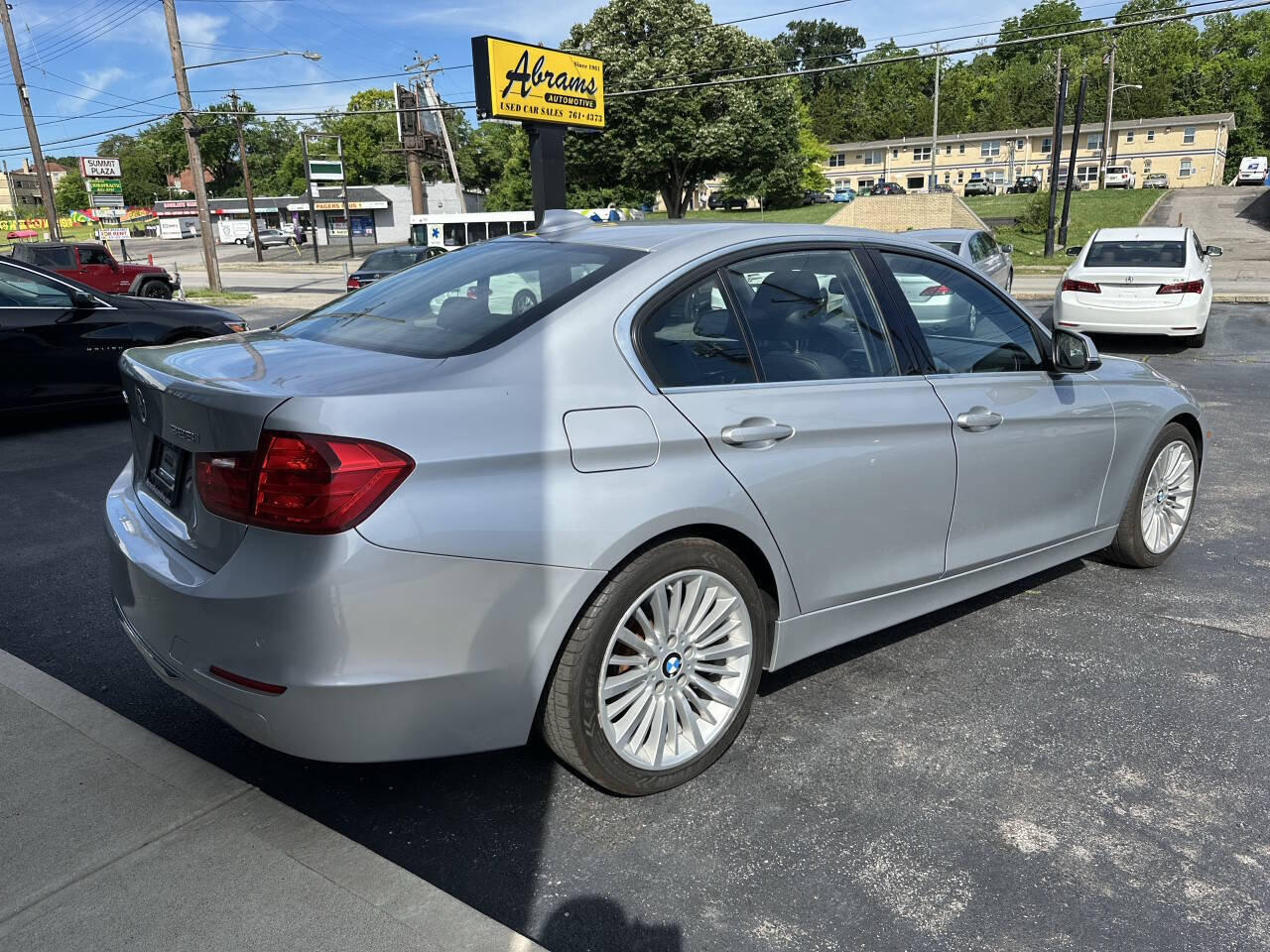 Used 2015 BMW 328i xDrive Sedan AWD/4WD image 3