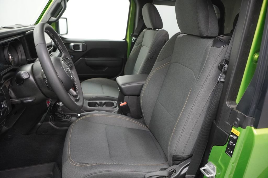 Used 2025 Jeep Wrangler Sport AWD/4WD image 13