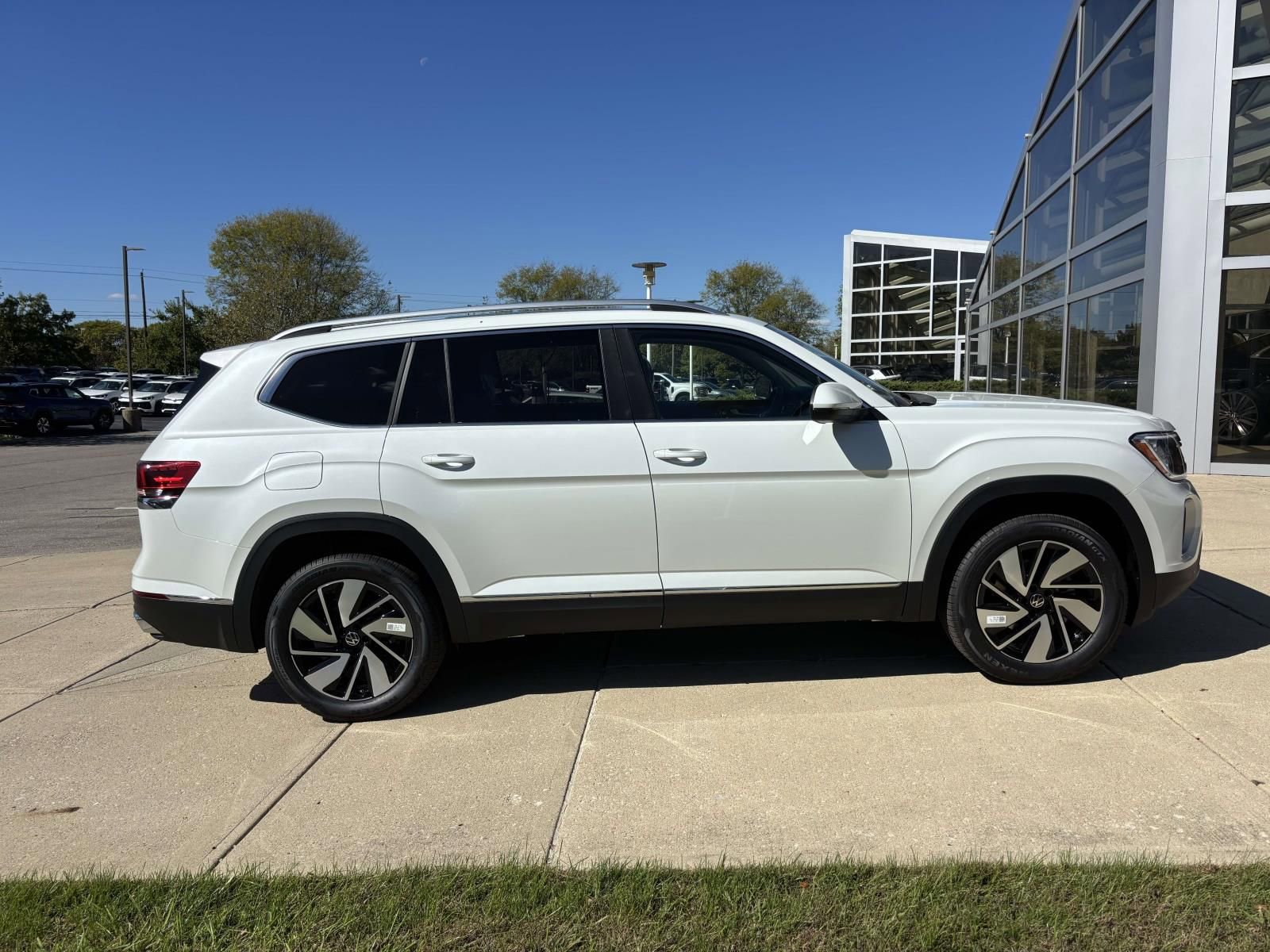 New 2026 Volkswagen Atlas SEL image 8