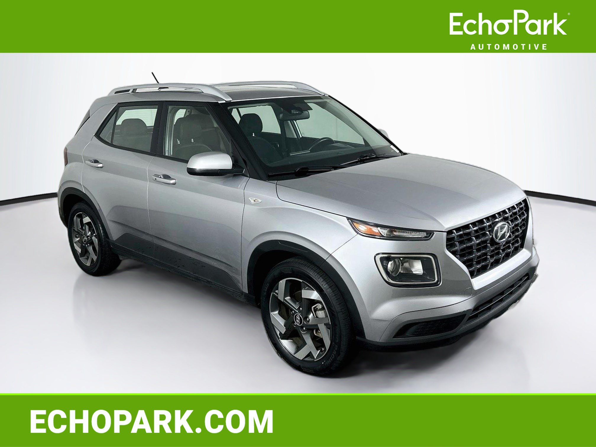 Used 2025 Hyundai Venue SEL FWD image 1