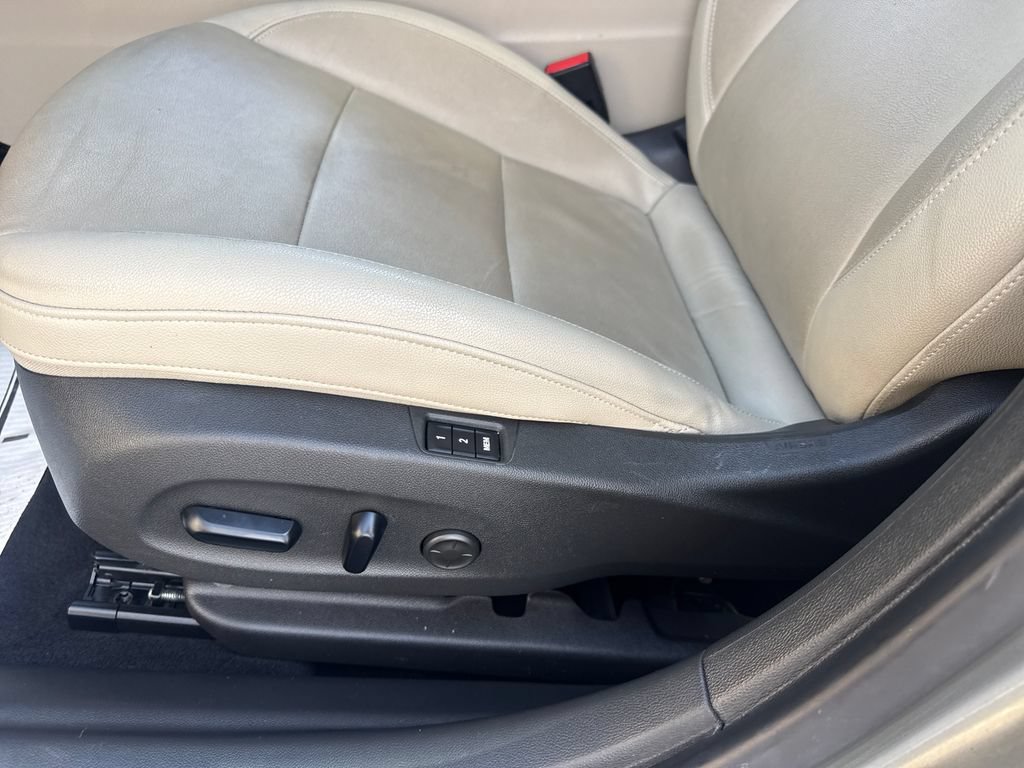 Used 2019 Buick Regal Essence w/ Driver Confidence Package I AWD/4WD image 28