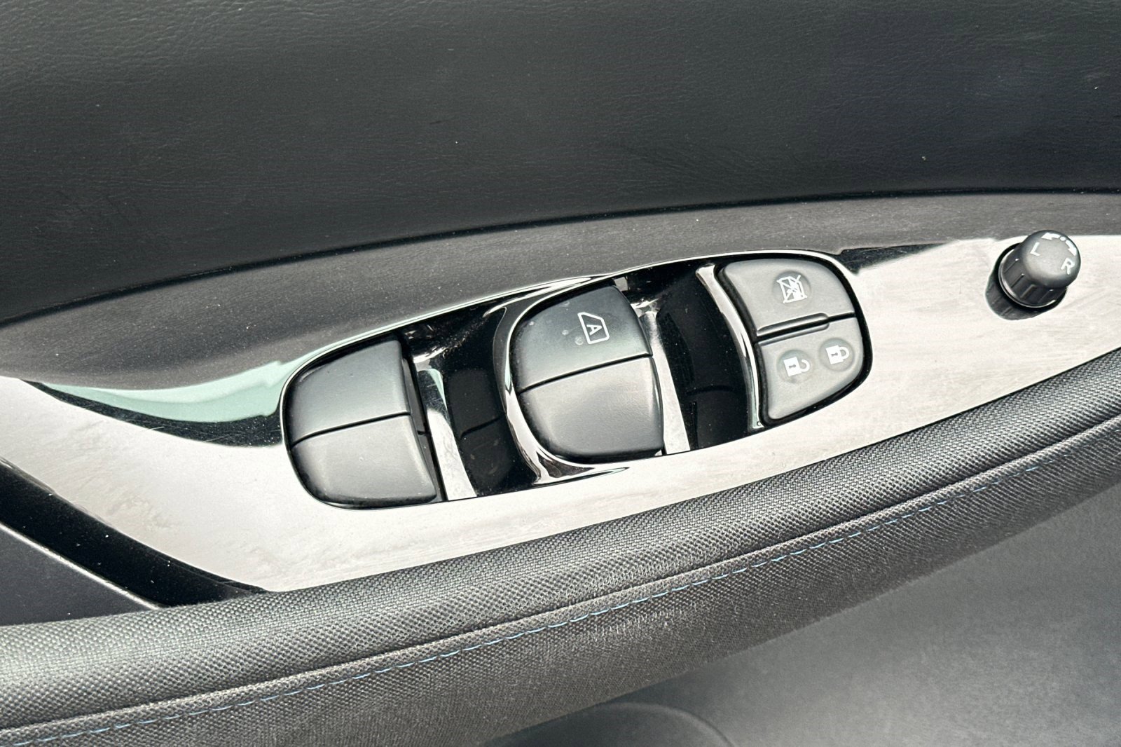 Used 2019 Nissan Leaf SV w/ SV All Weather Package image 13