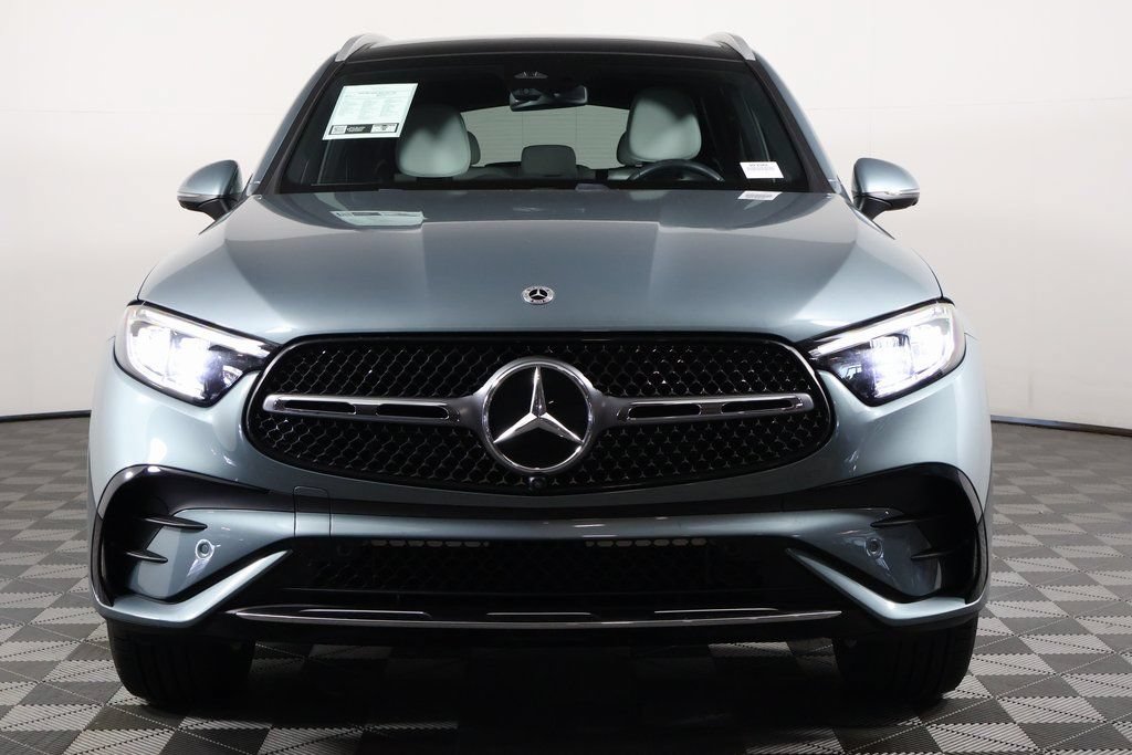 Used 2026 Mercedes-Benz GLC 300 image 2