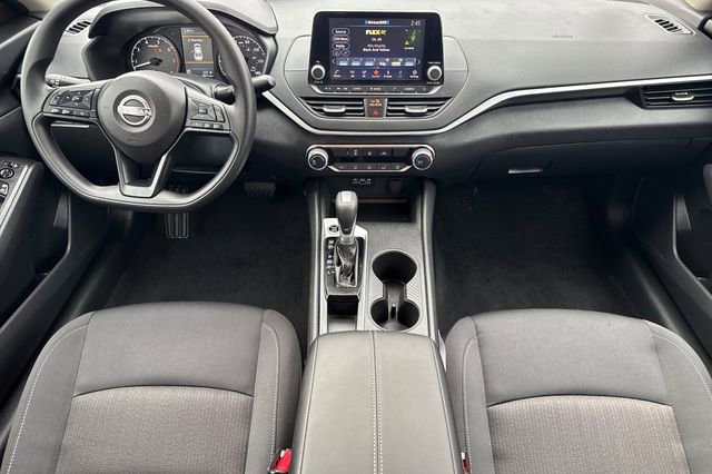Used 2025 Nissan Altima 2.5 S image 14