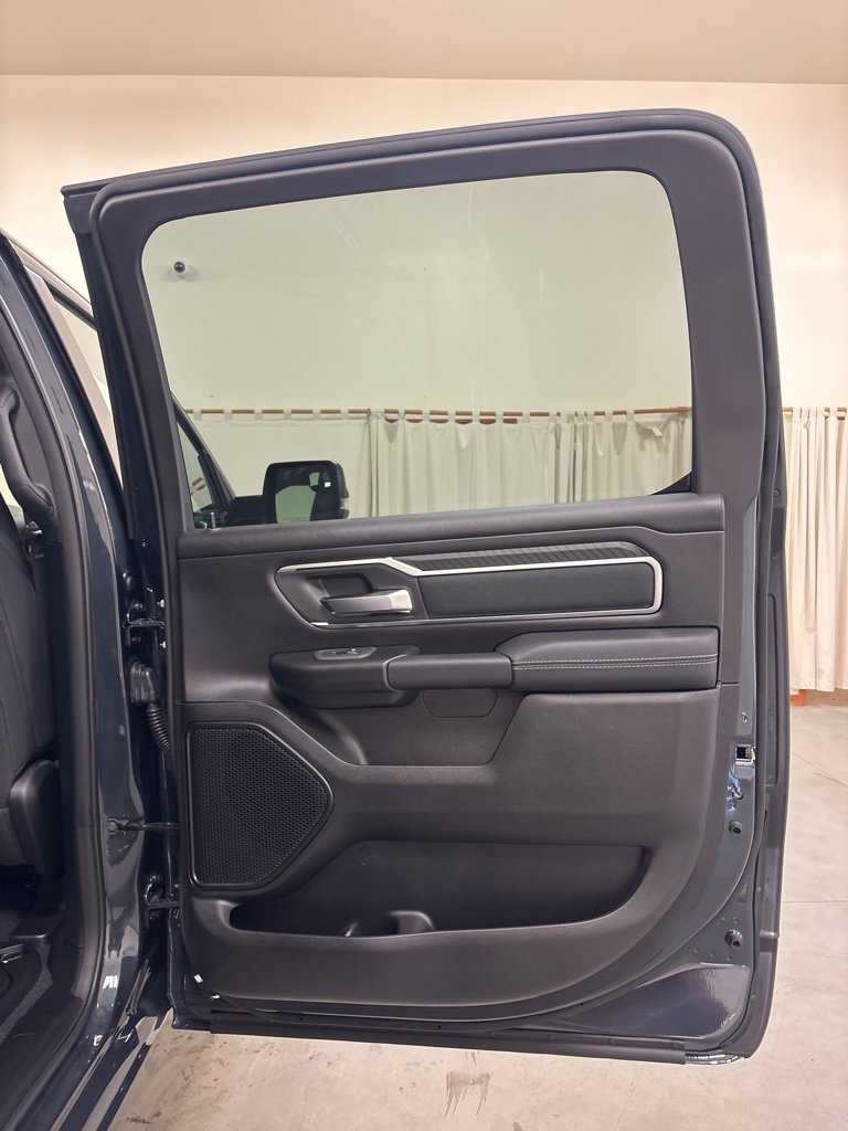 New 2026 RAM 1500 4x4 Crew Cab image 32