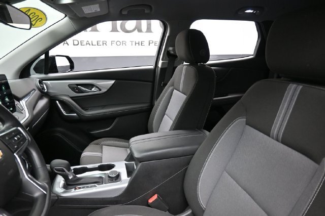 Used 2024 Chevrolet Blazer LT FWD image 17
