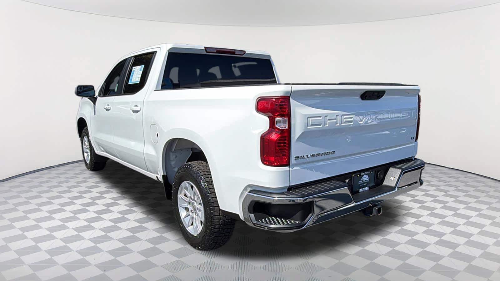 Used 2025 Chevrolet Silverado 1500 LT RWD image 7
