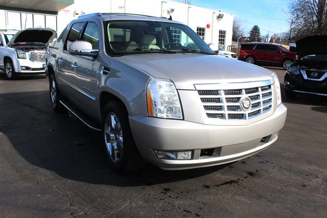 Used 2007 Cadillac Escalade EXT w/ Information Package image 10