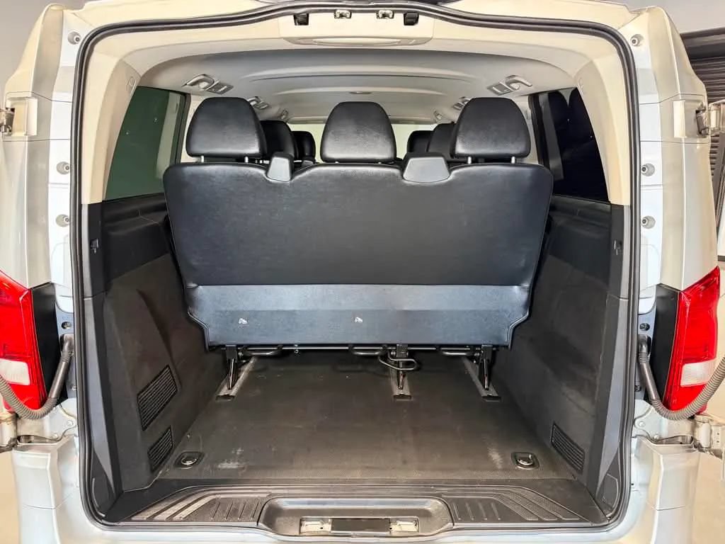Used 2017 Mercedes-Benz Metris Passenger w/ Driver Efficiency Package image 12