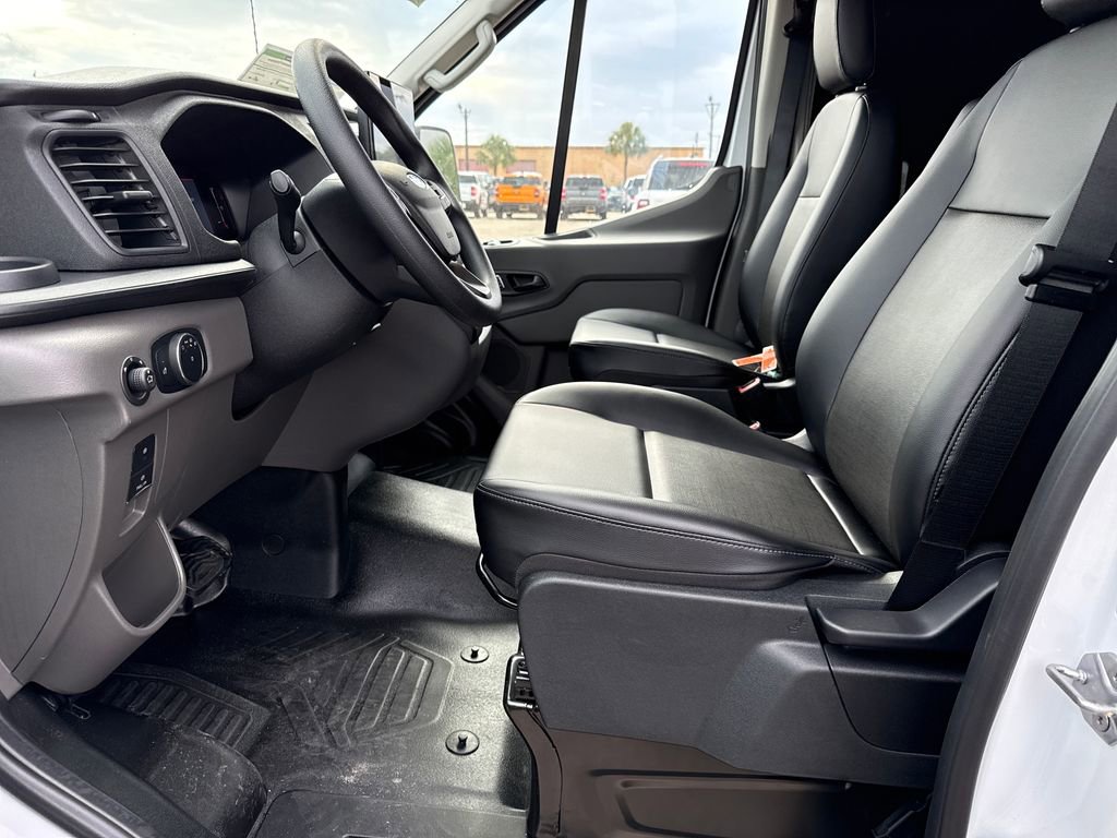 New 2026 Ford Transit 250 148 Medium Roof RWD image 19