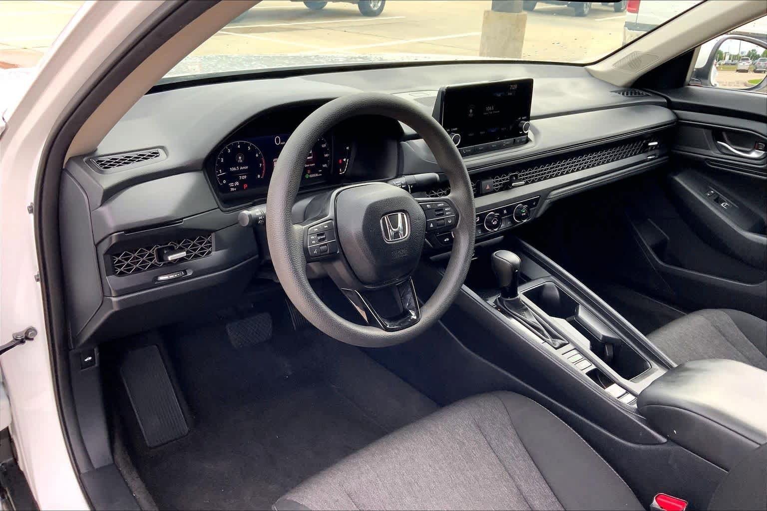 Used 2023 Honda Accord EX image 18