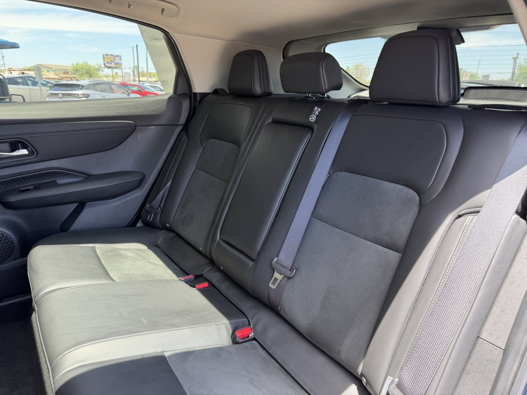 Used 2025 Nissan Ariya FWD image 33