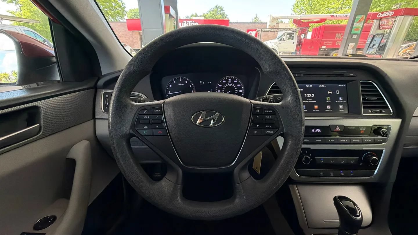 Used 2017 Hyundai Sonata SE FWD image 23