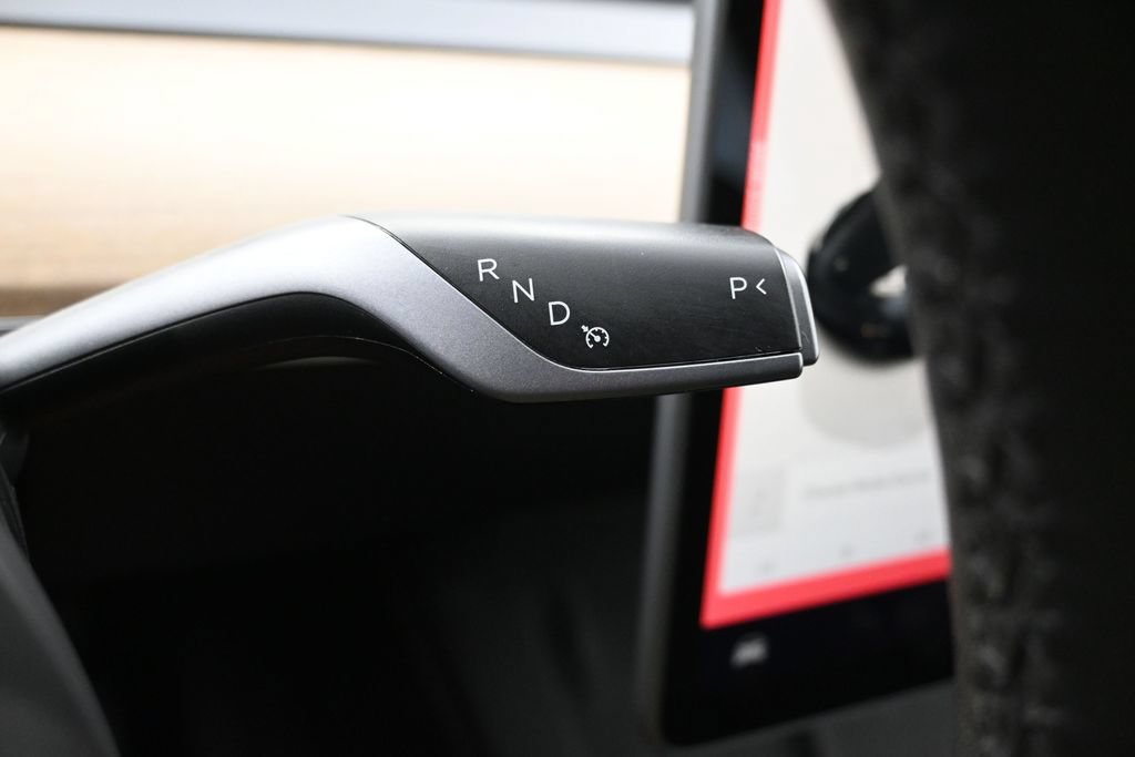 Used 2024 Tesla Model Y 2WD image 24