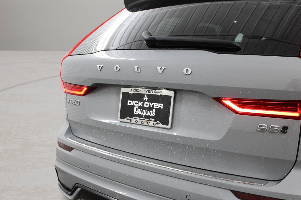 Used 2024 Volvo XC60 B5 Core w/ Protection Package Premier AWD/4WD image 32