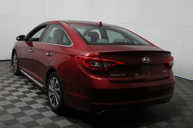 Used 2015 Hyundai Sonata Sport w/ Option Group 03 image 5