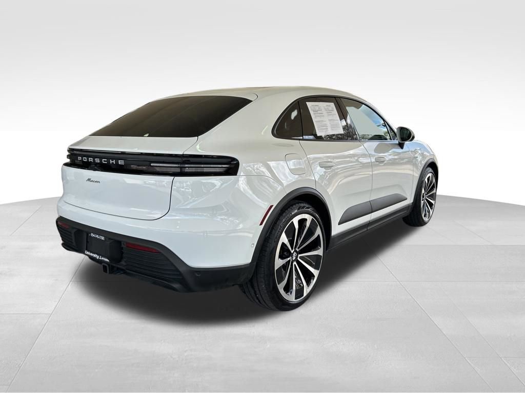 Used 2025 Porsche Macan Electric image 3