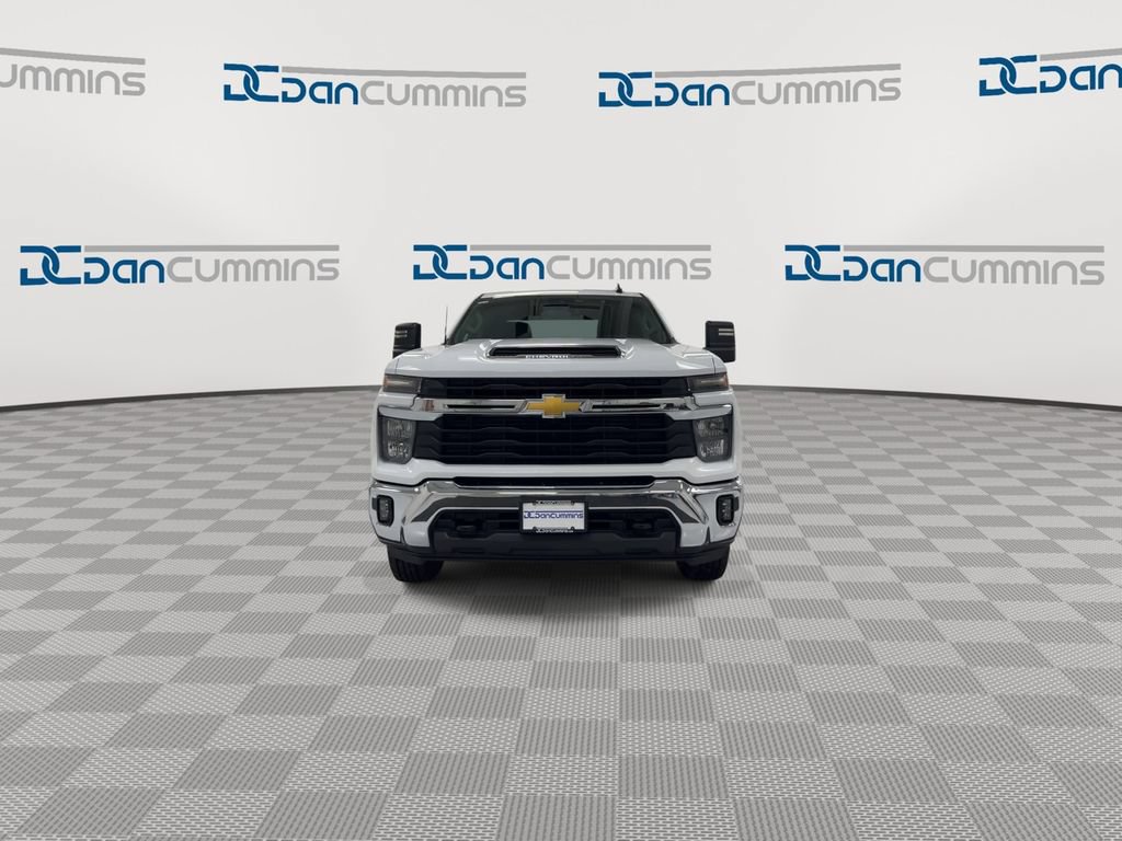Used 2025 Chevrolet Silverado 2500 LT w/ Convenience Package AWD/4WD image 3