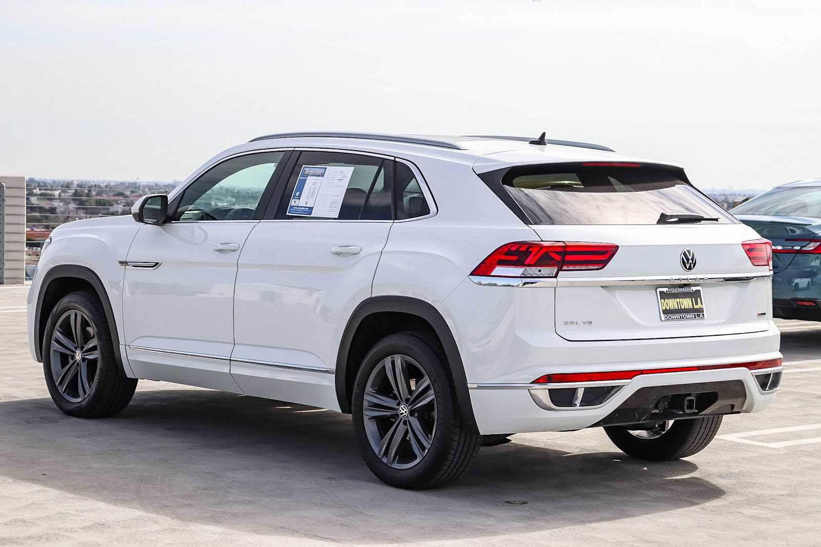 Used 2022 Volkswagen Atlas Cross Sport SEL R-Line image 6