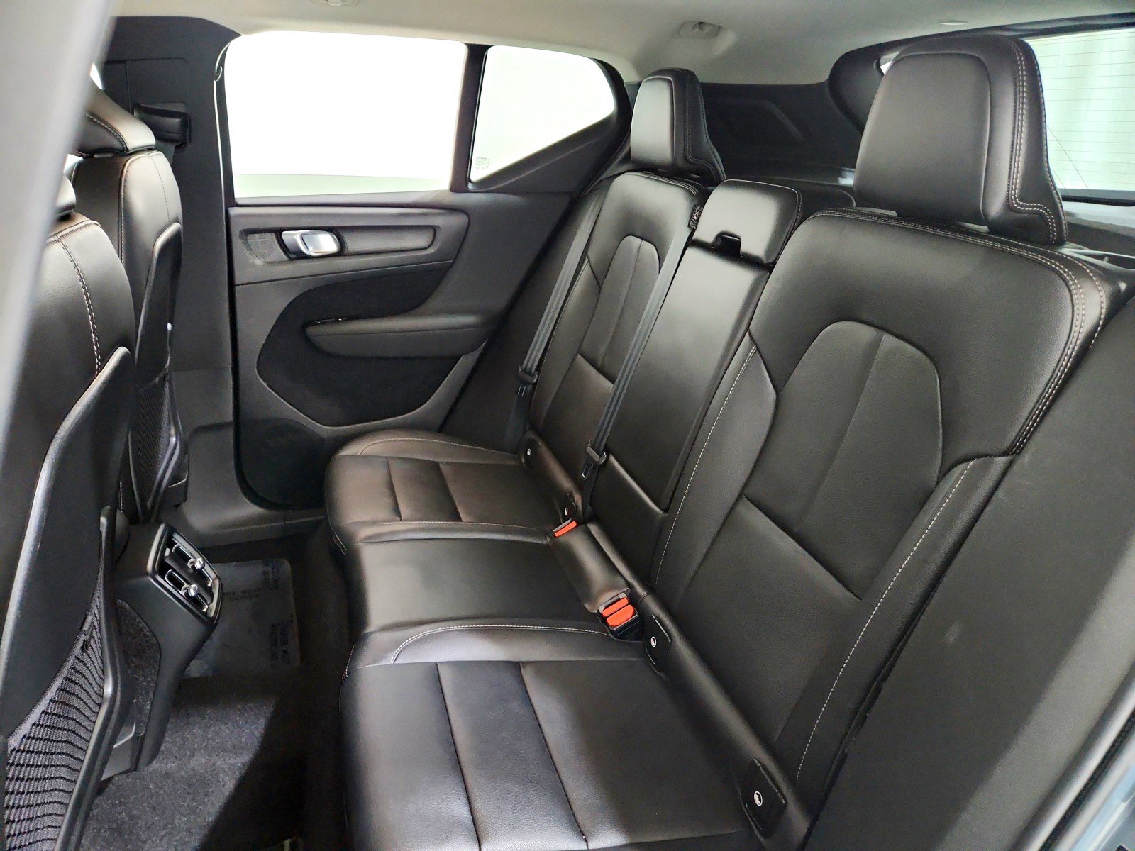 Used 2021 Volvo XC40 T5 Momentum image 19