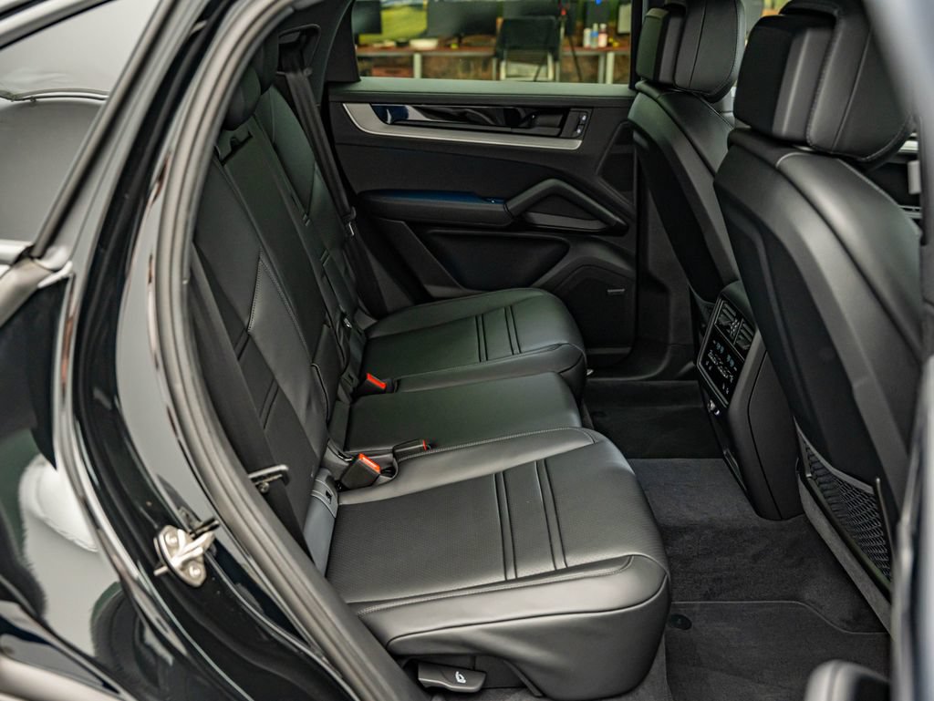 New 2026 Porsche Cayenne Coupe AWD/4WD image 42