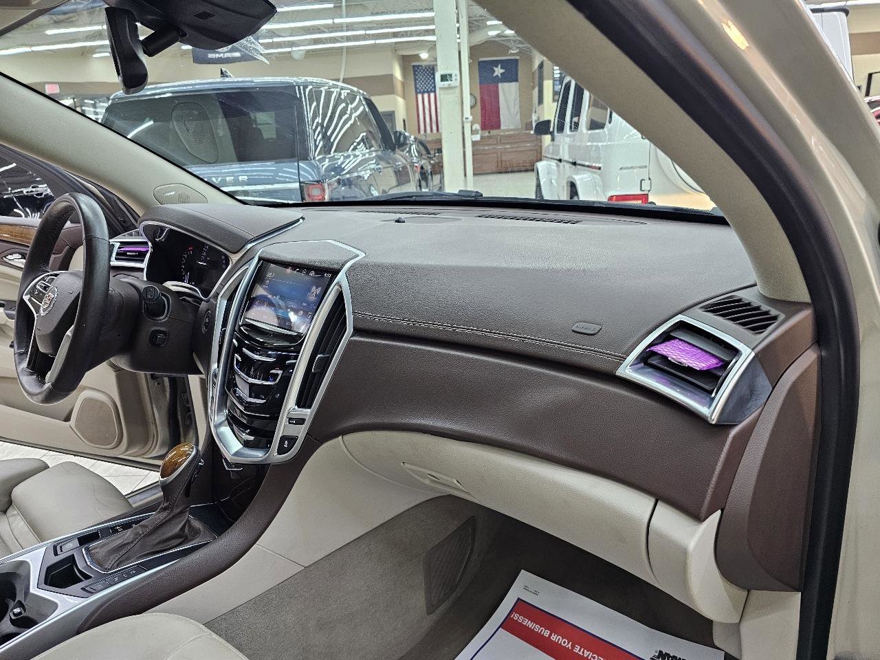 Used 2015 Cadillac SRX Luxury w/ Driver Awareness Package image 21