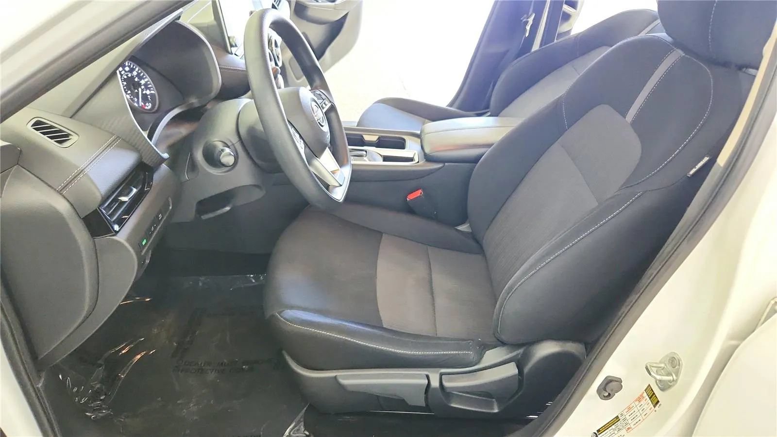 Used 2024 Nissan Sentra SV FWD image 23