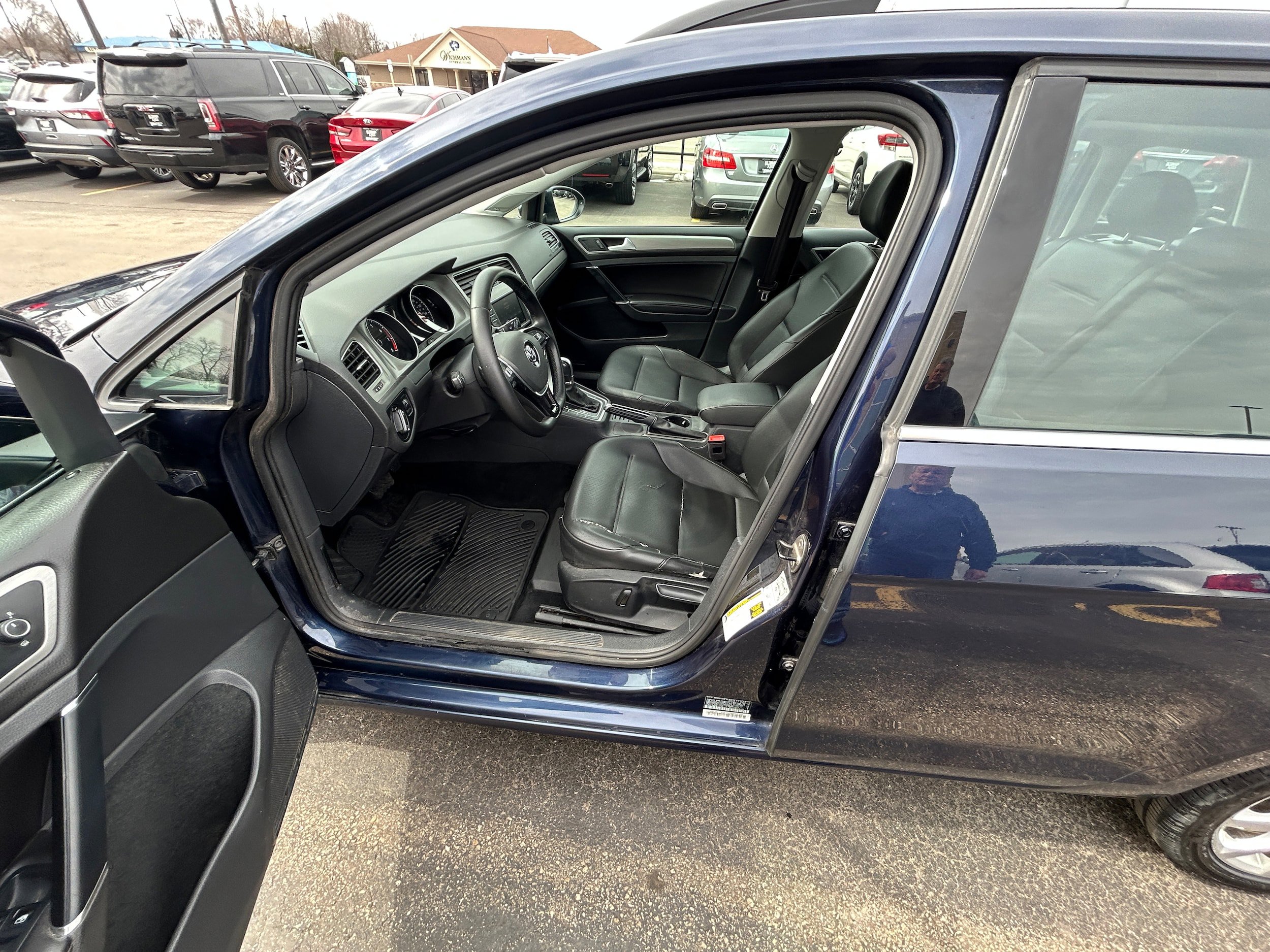 Used 2016 Volkswagen Golf SE FWD image 6