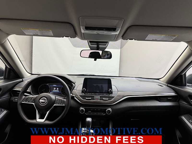 Used 2024 Nissan Altima 2.5 SV FWD image 11