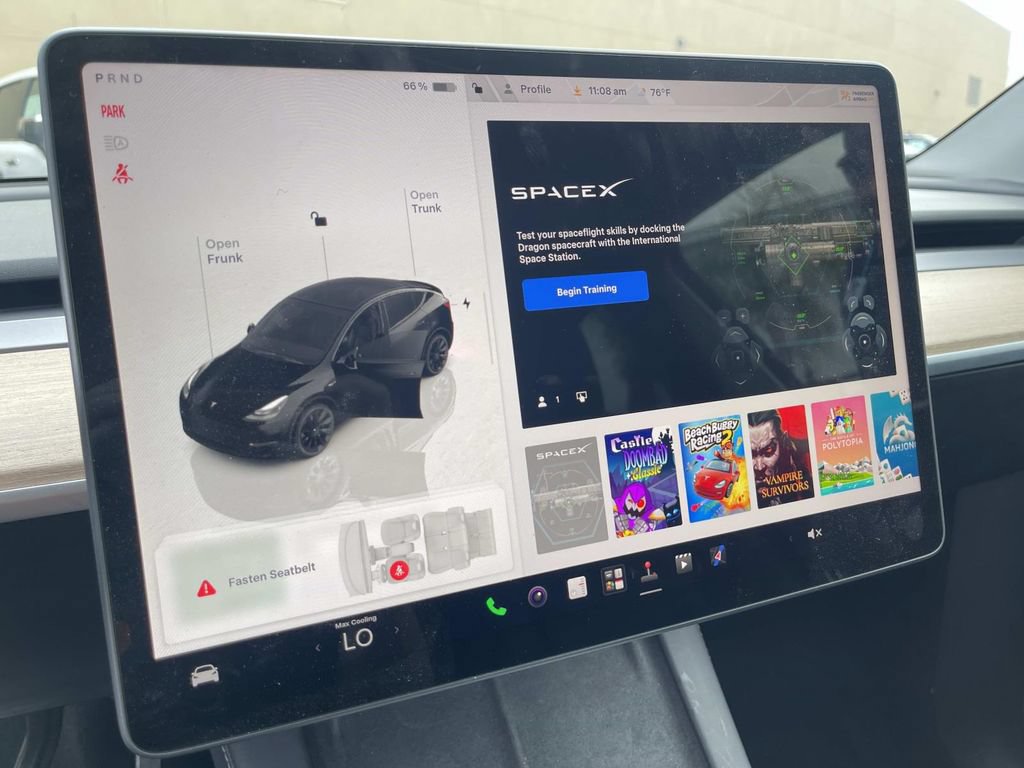 Used 2024 Tesla Model Y Long Range AWD/4WD image 22