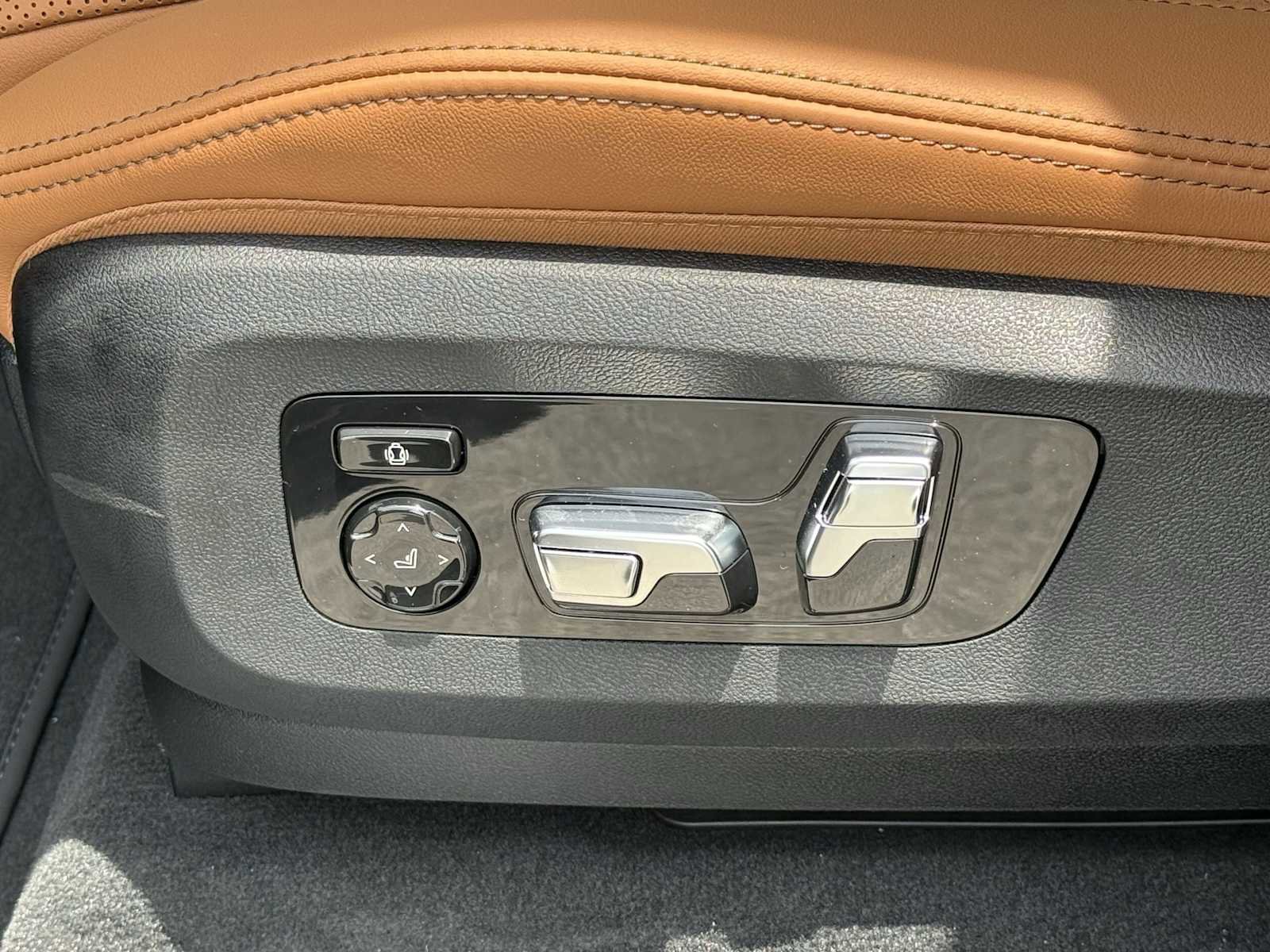 New 2026 BMW X7 xDrive40i w/ Executive Package image 11