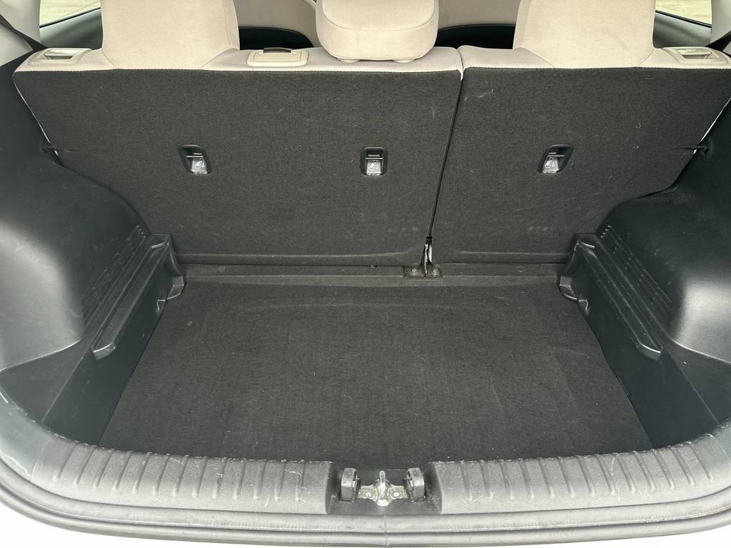 Used 2025 Kia Soul LX w/ LX Technology Package FWD image 14