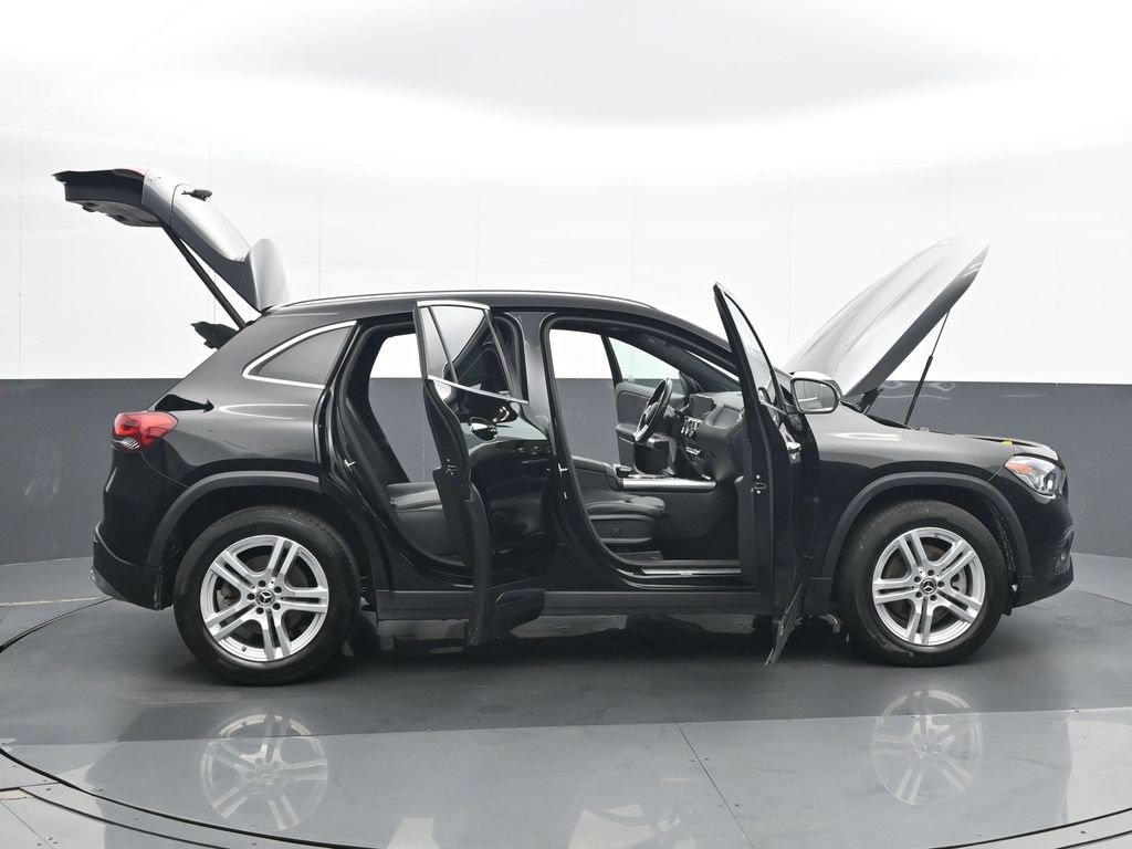Used 2023 Mercedes-Benz GLA 250 4MATIC w/ Premium Package image 26