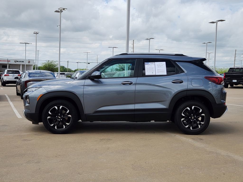 Used 2022 Chevrolet TrailBlazer LT w/ Convenience Package FWD image 5