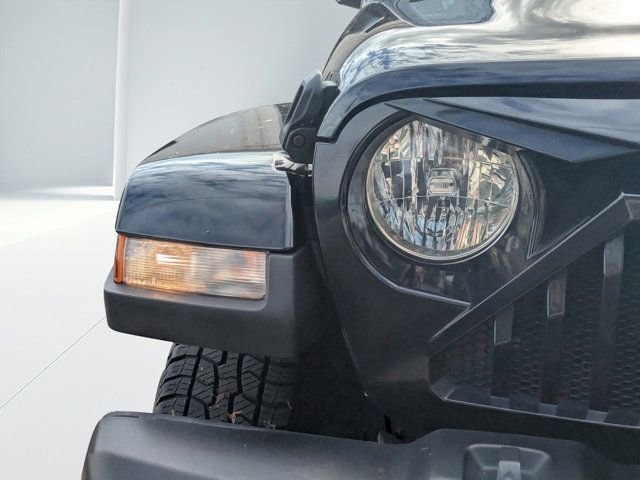 Used 2021 Jeep Gladiator Willys AWD/4WD image 8