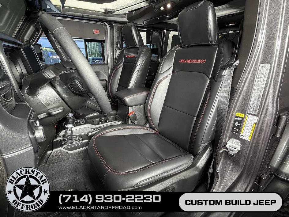 Used 2025 Jeep Wrangler Unlimited Rubicon AWD/4WD image 17
