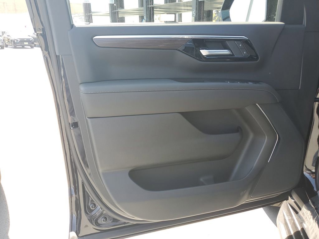 New 2026 Chevrolet Suburban LS image 20