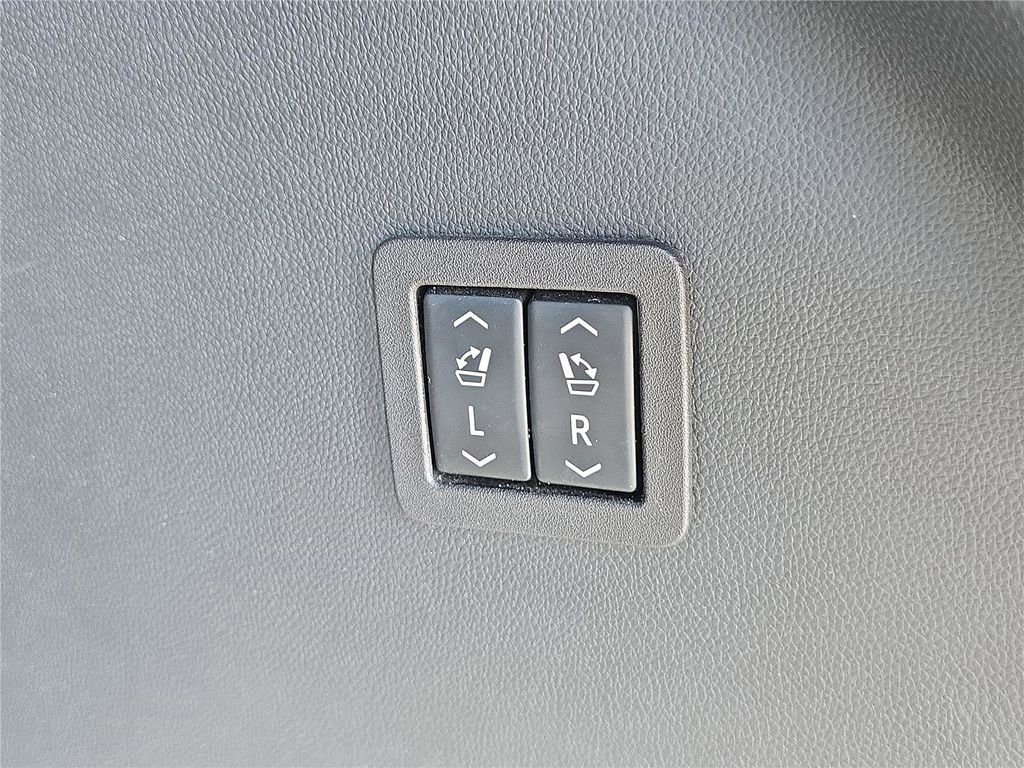 Used 2020 Buick Enclave Avenir w/ Avenir Technology Package image 30