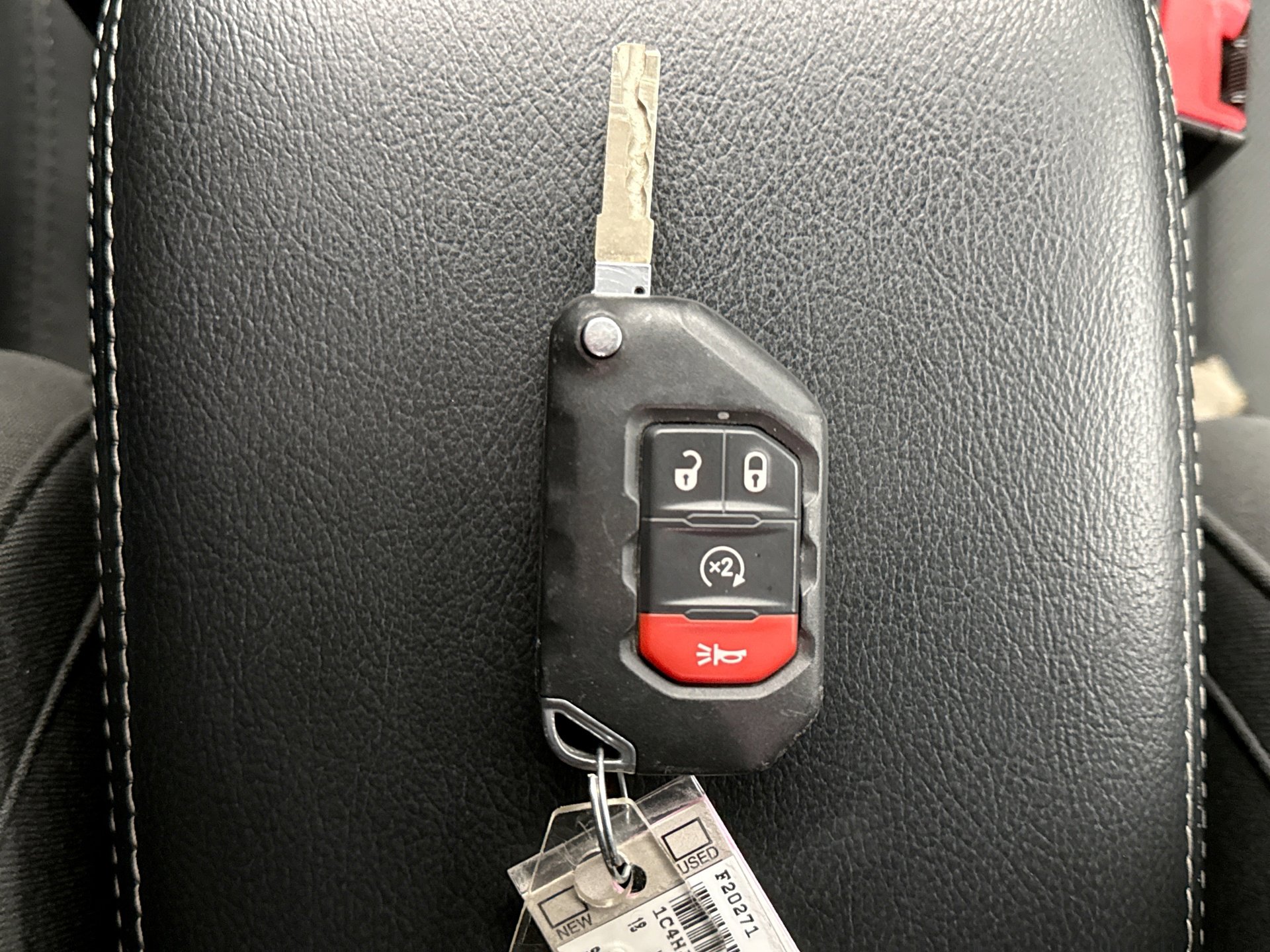 Used 2018 Jeep Wrangler Unlimited Sahara image 22