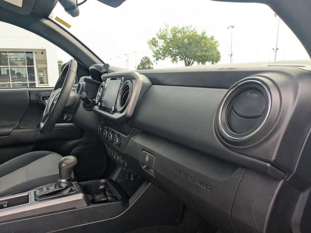 Used 2020 Toyota Tacoma TRD Off-Road w/ Technology Package image 40