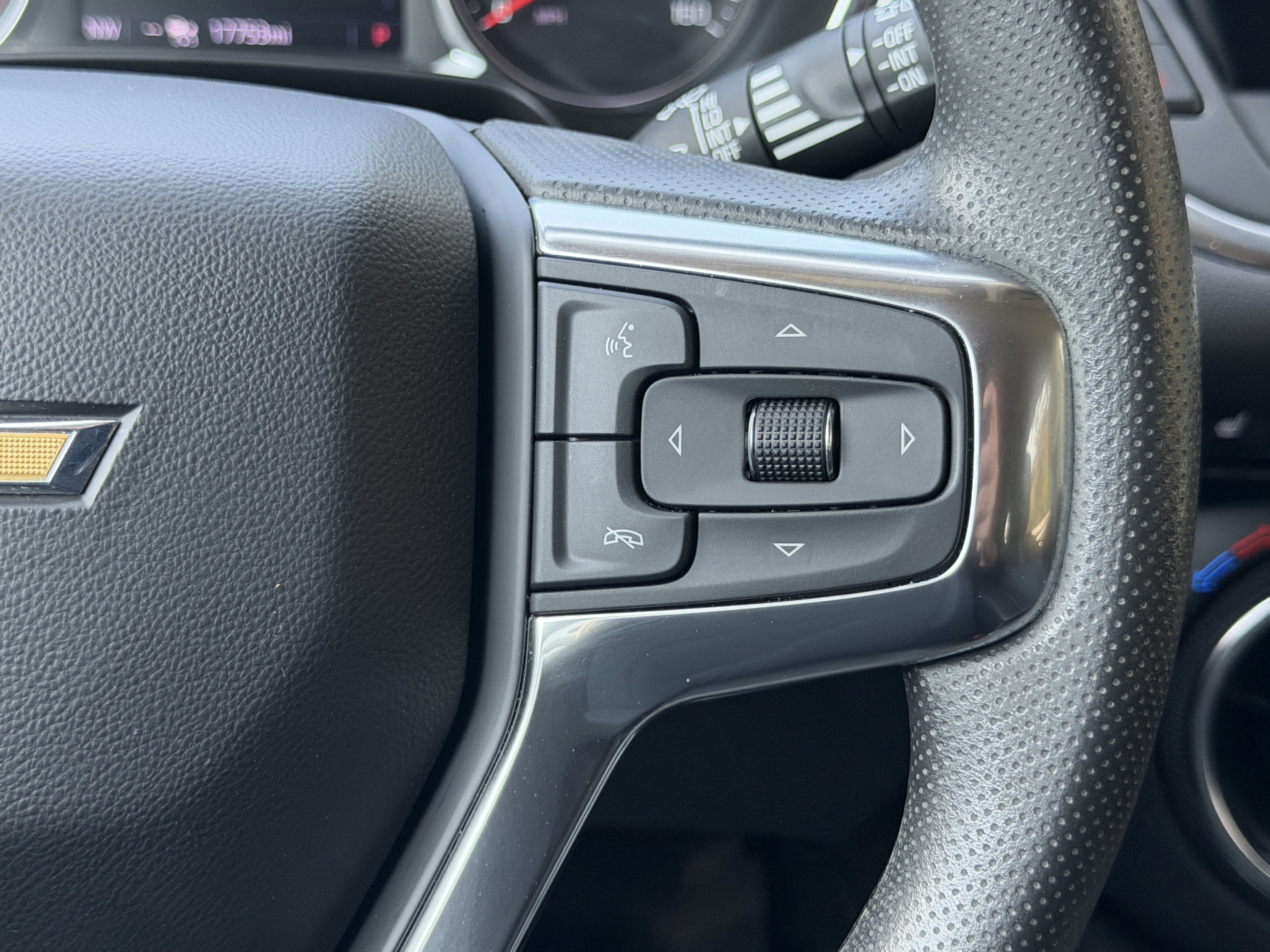 Used 2024 Chevrolet Blazer LT w/ Convenience Package FWD image 31