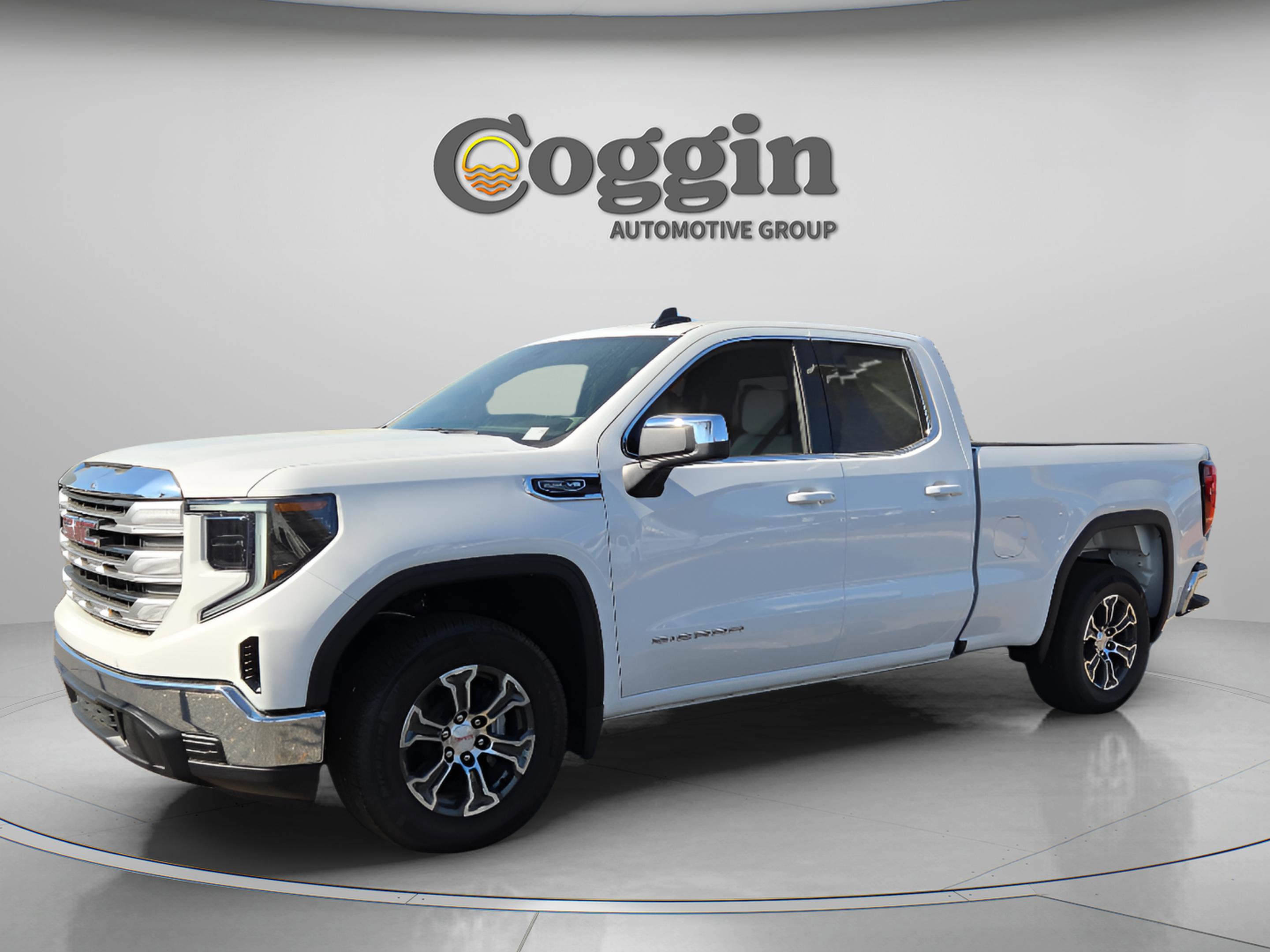 New 2026 GMC Sierra 1500 SLE w/ Max Trailering Package