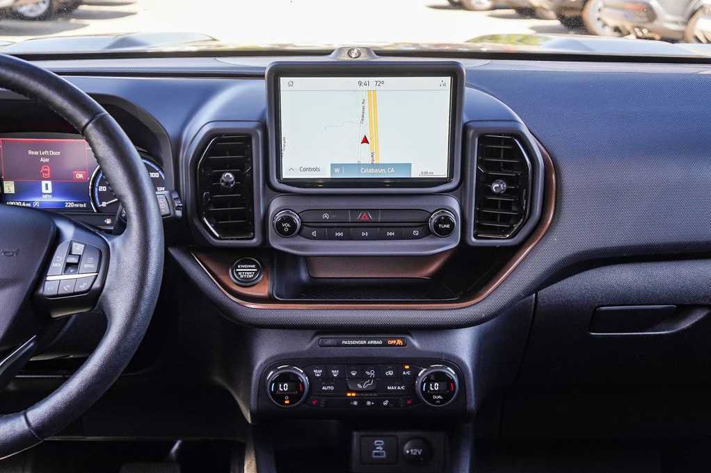 Used 2021 Ford Bronco Sport Outer Banks w/ Outer Banks Package (96D) AWD/4WD image 13