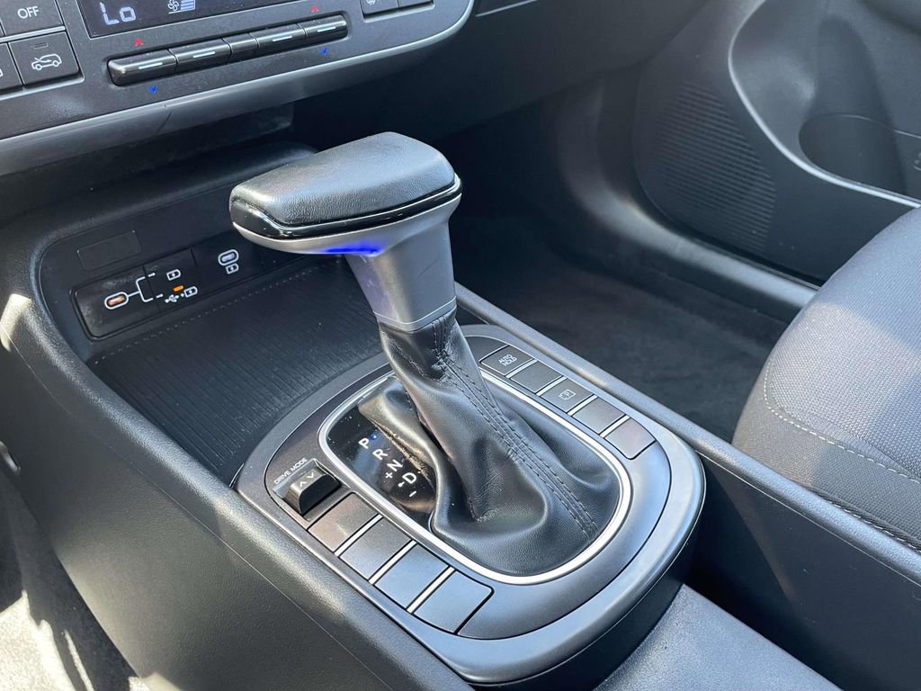 Used 2025 Hyundai Kona SEL FWD image 39