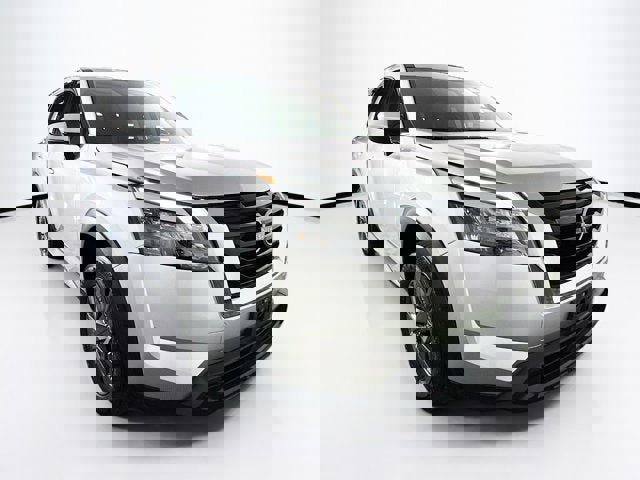 Certified 2024 Nissan Pathfinder SV image 3