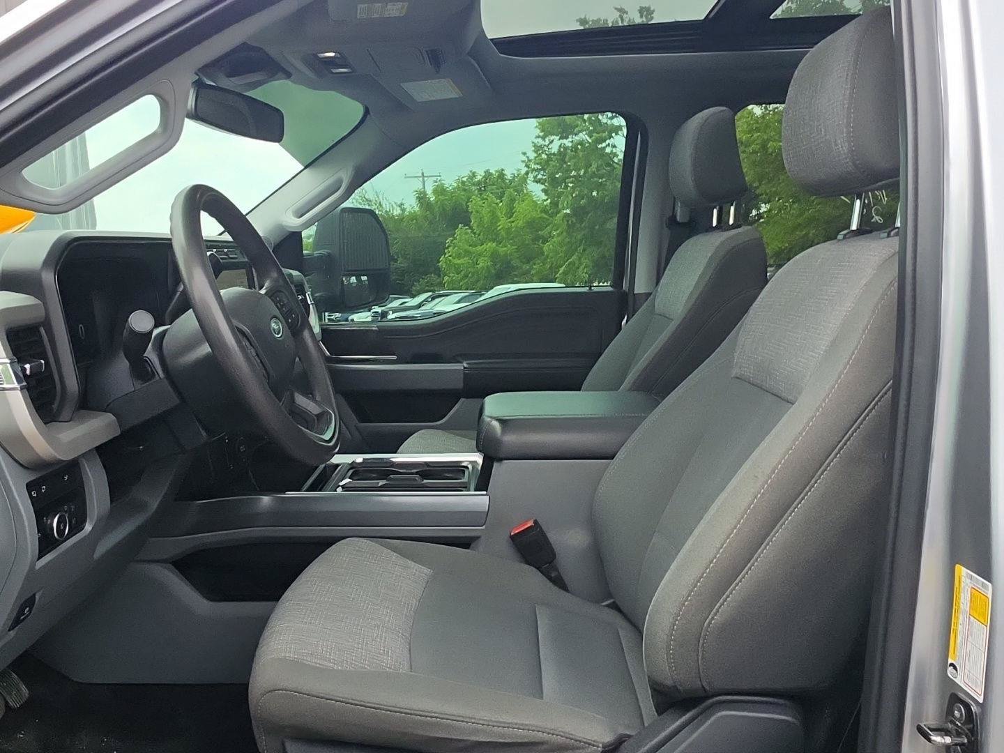 Used 2024 Ford F250 XLT w/ XLT Premium Package AWD/4WD image 9