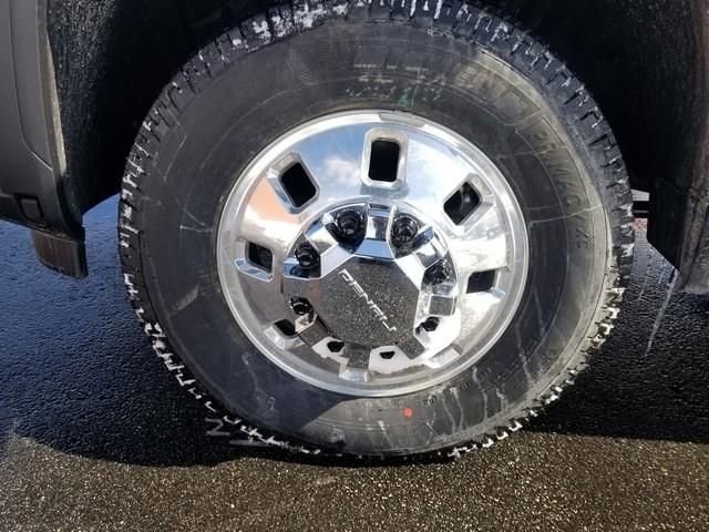 New 2026 GMC Sierra 3500 Denali Ultimate w/ LPO, Black Badging Package image 13
